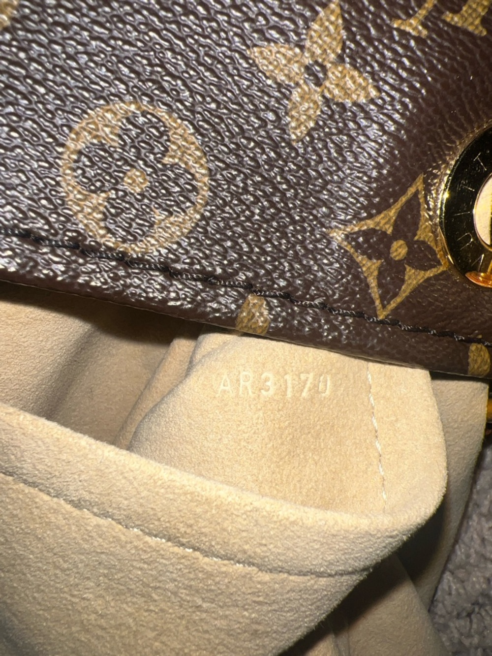 EUC Louis Vuitton Artsy - Picture 9 of 16